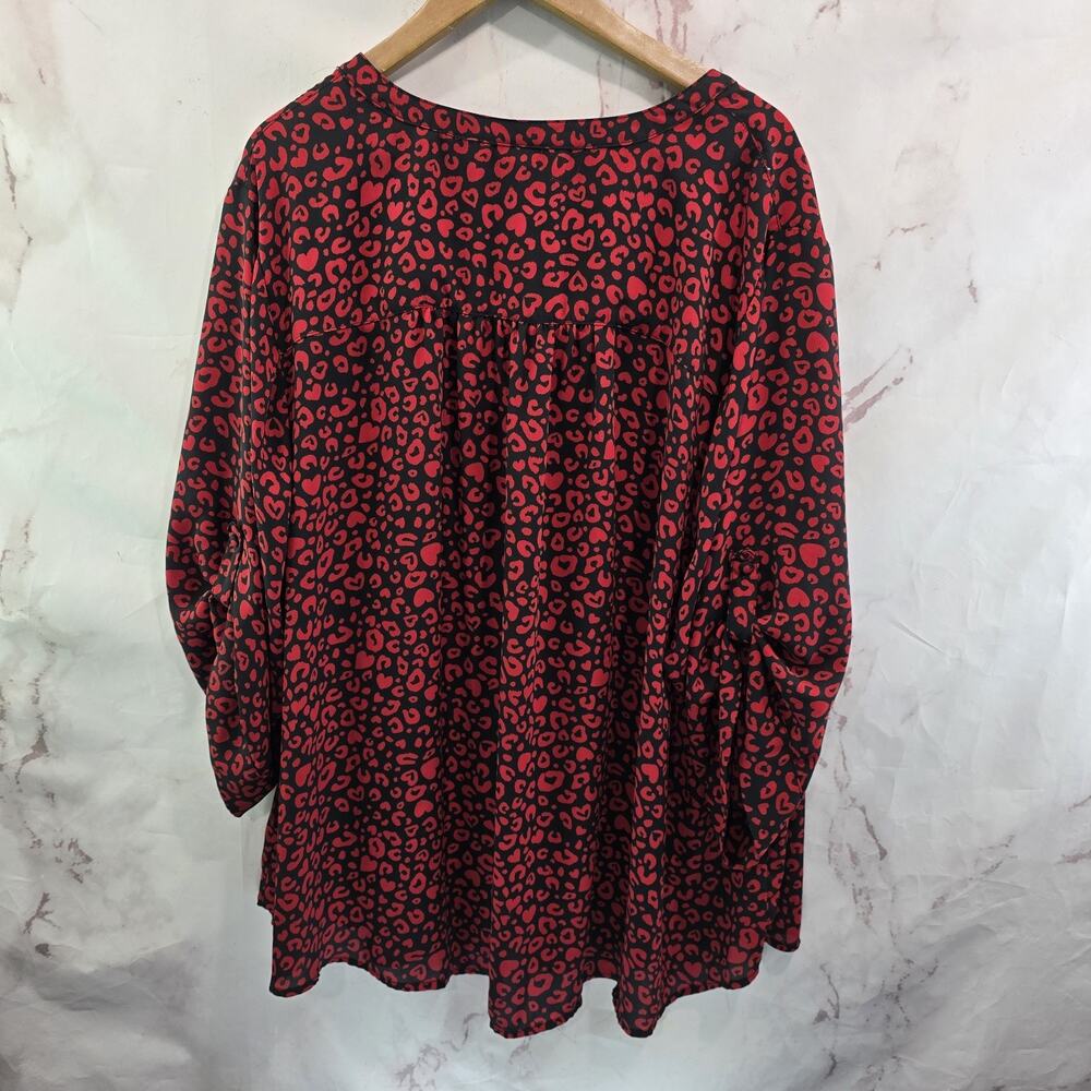 Torrid Shirt Womens 5 5X Red Black Blouse Heart Button Up Harper Leopard Cheetah - Picture 5 of 13